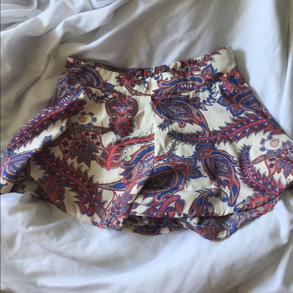 Flowy Shorts 💖🌹🌸🌺 - Picture 4 of 6