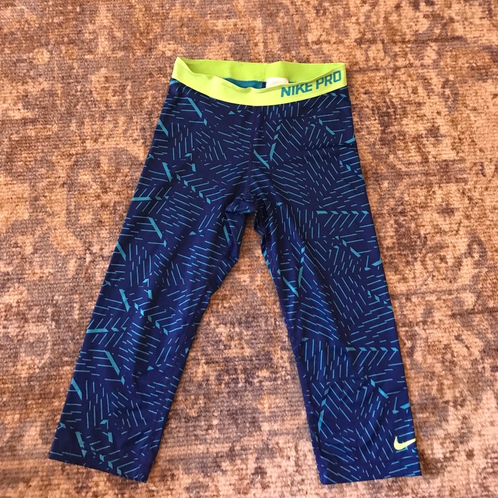Nike Pro exercise leggings