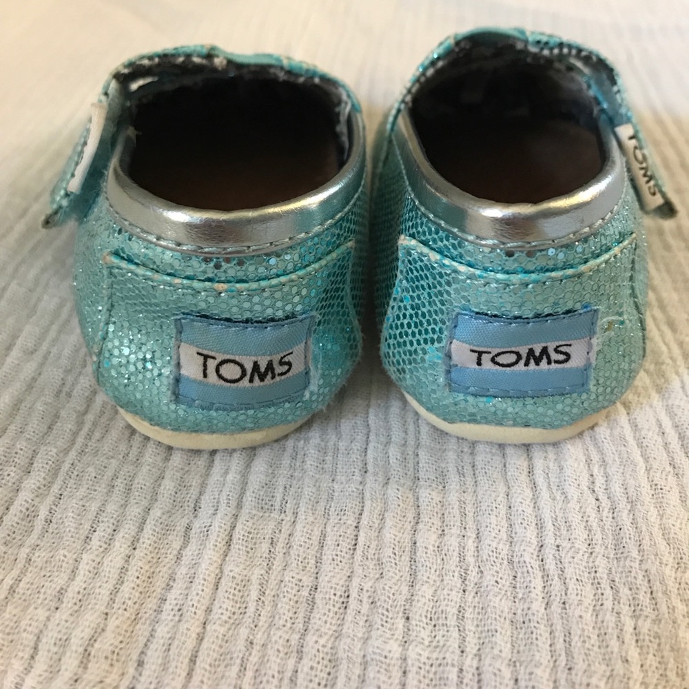 Girl's Toms Shoes