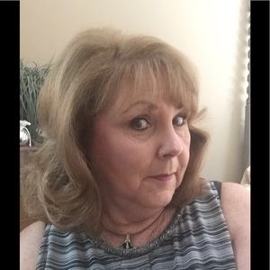 Meet your Posher, Dana