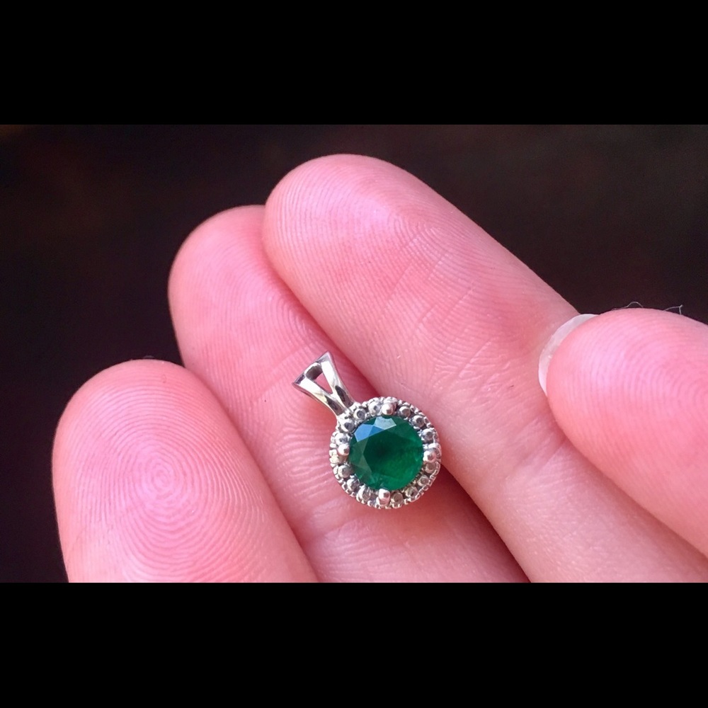 SALE 🌟10k white gold + genuine emerald necklace