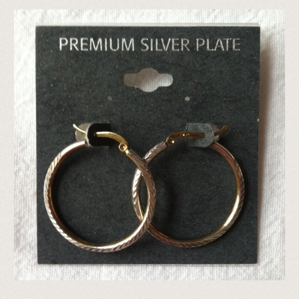 New Silver Plate Hoop Earrings - Picture 3 of 3