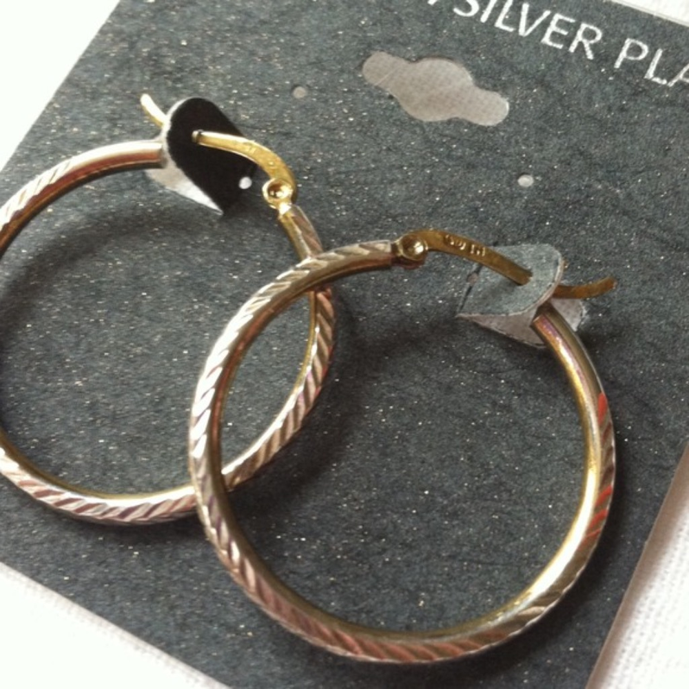 New Silver Plate Hoop Earrings - Picture 2 of 3