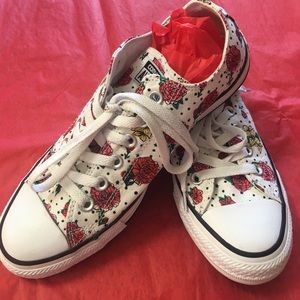 Converse ROSES! 🌹 Sz 8 women's