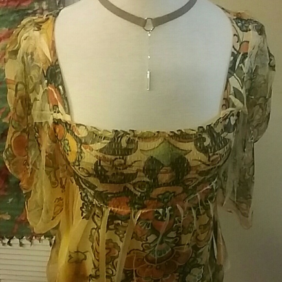 Sheer flutter sleeve boho top Small - Picture 2 of 3