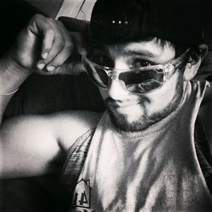 Meet your Posher, Zachary