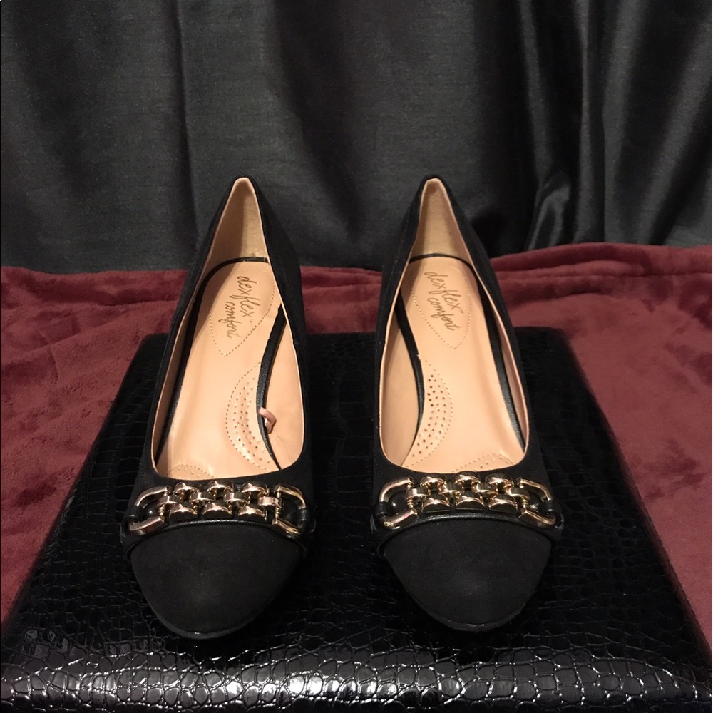 Black suede wedges W/ gold accessory Size 8