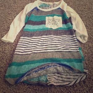 3/4 sleeve with front lace pocket