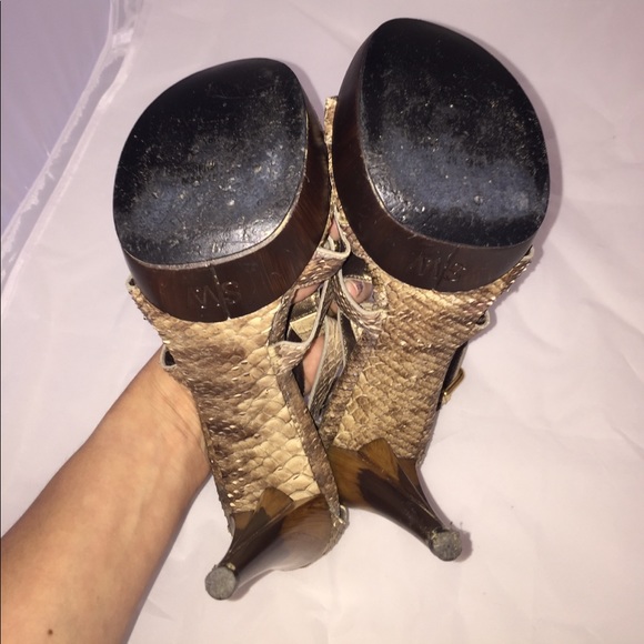 Stuart Weitzman Reptile print Platform Pumps 8M - Picture 7 of 8