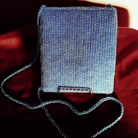 GORGEOUS HAND-BEADED PURSE - Picture 2 of 3