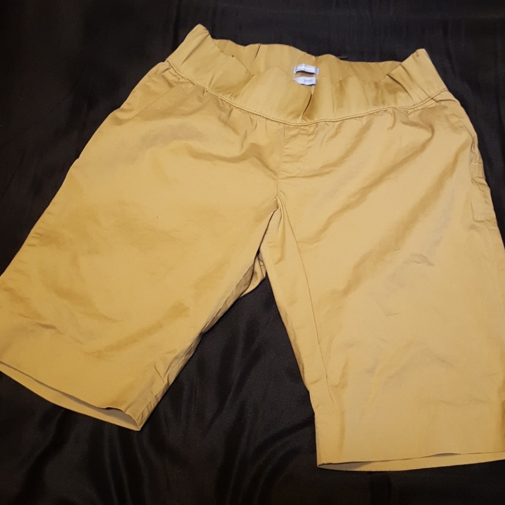 Gap Maternity Shorts - Khaki