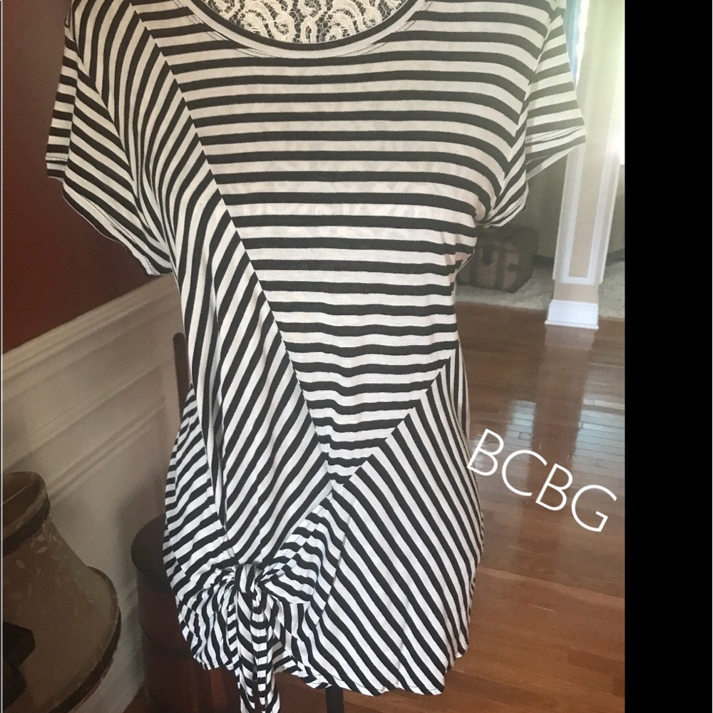 BCBG top - Picture 1 of 3