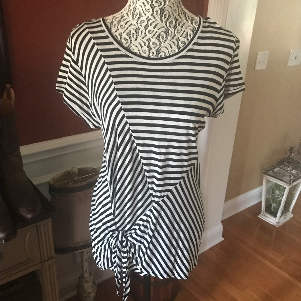 BCBG top - Picture 2 of 3