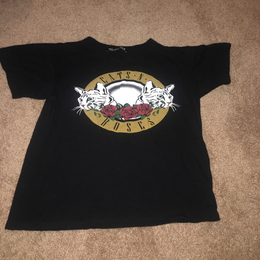 Cats and Roses 🌹 🐱 Tshirt