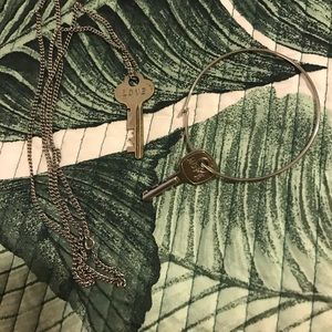 ❤SALE❤The Giving Keys necklace & bracelet