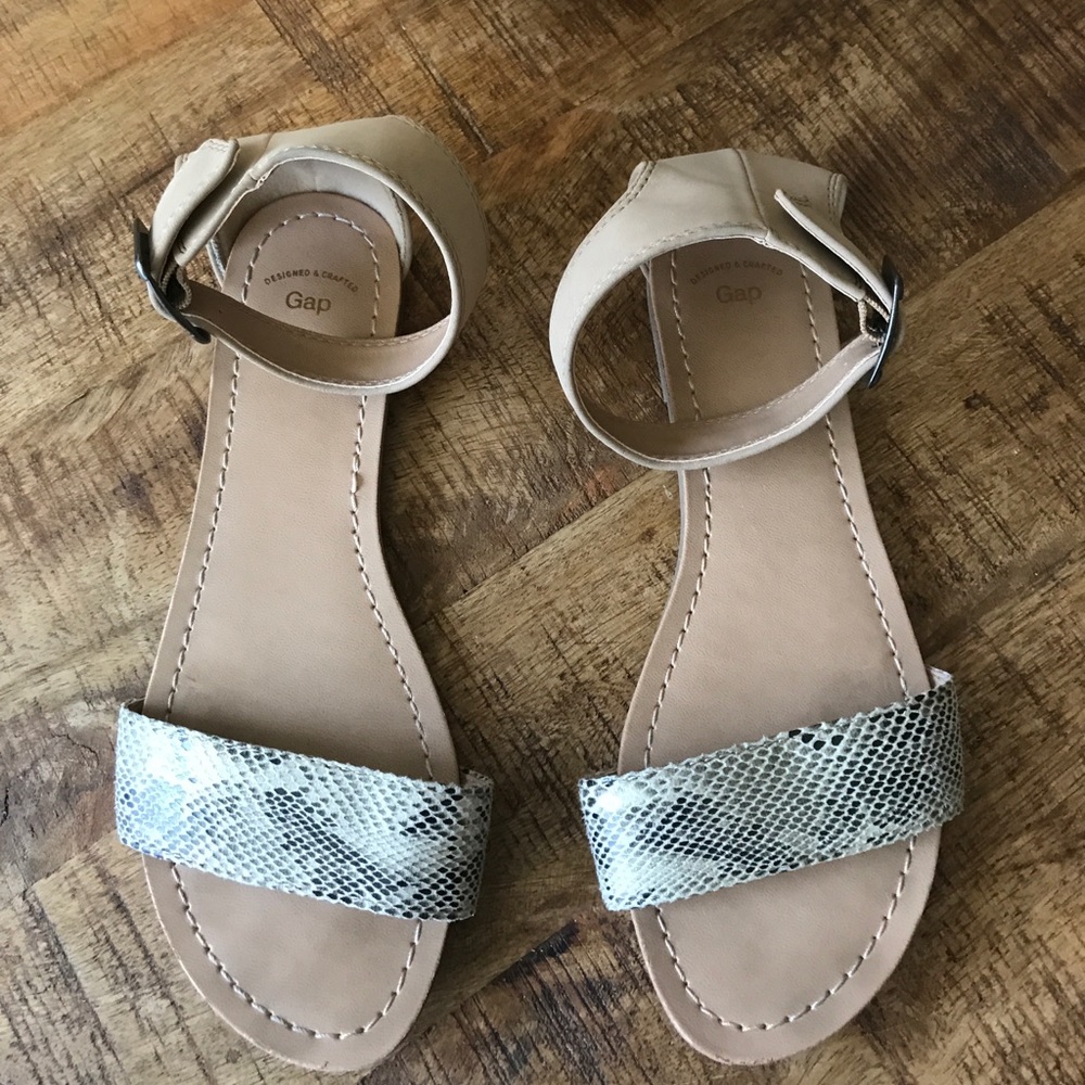 Gap sandals (faux snake skin) 🐍 size 6