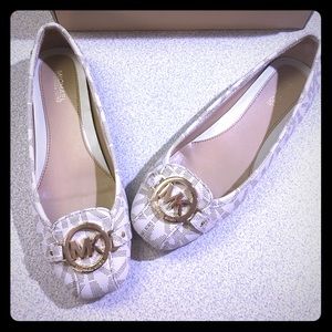 New Michael Kors Flats Size 7