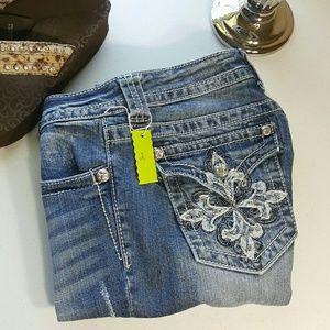 ❤NEW LOW PRICE!❤MISS ME CAPRI JEANS/DISTRESSED