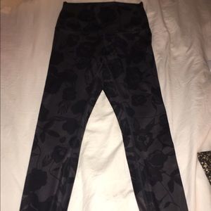 Lululemon luxtreme wunder under high rise size 6