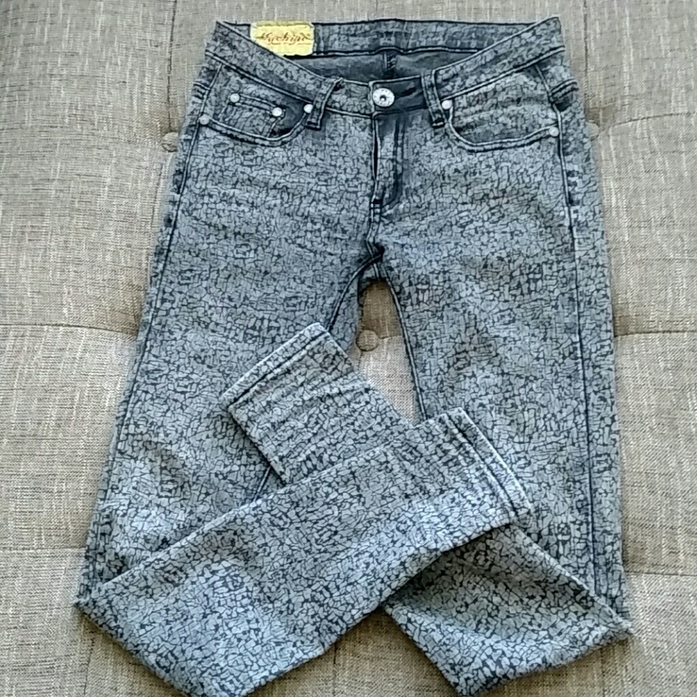 Statement Jeans! Multiple Listings (3) - image 4