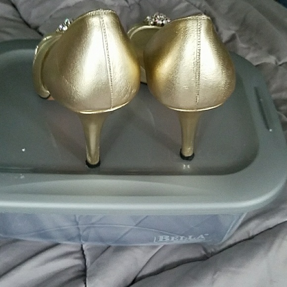 Stuart Weitzman - Picture 2 of 4