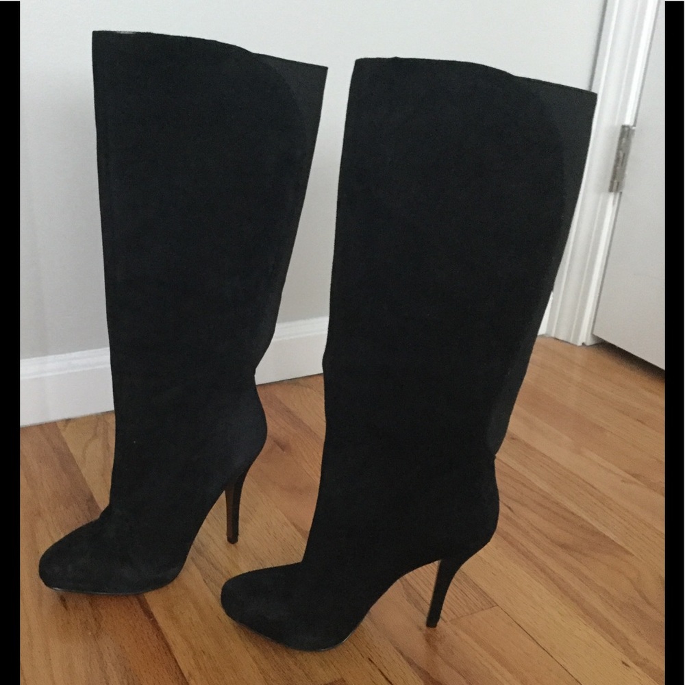 NWOT Black knee high suede boots