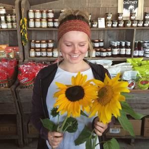 Meet your Posher, Elise