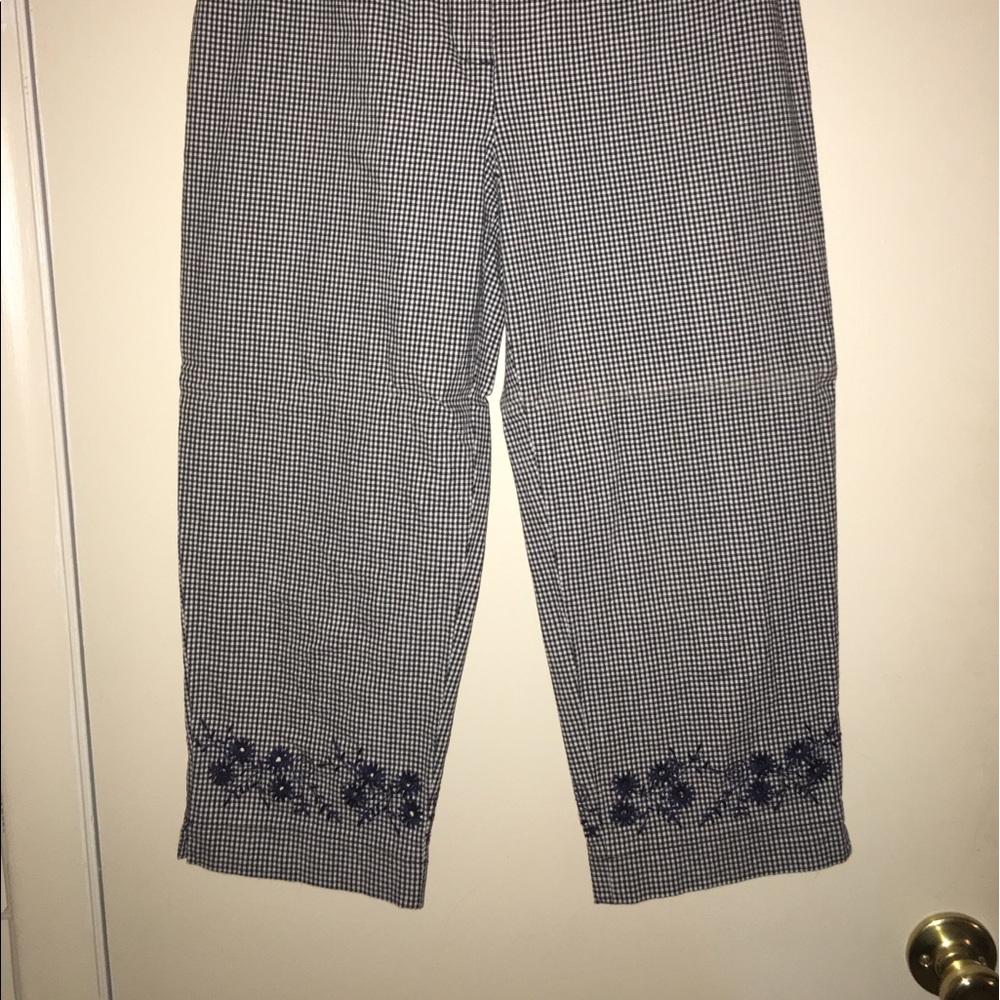 Gingham Capris - Picture 2 of 5