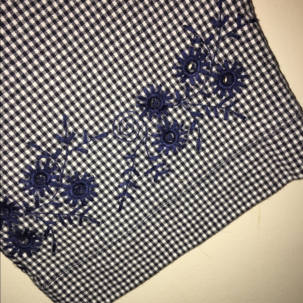 Gingham Capris - Picture 4 of 5