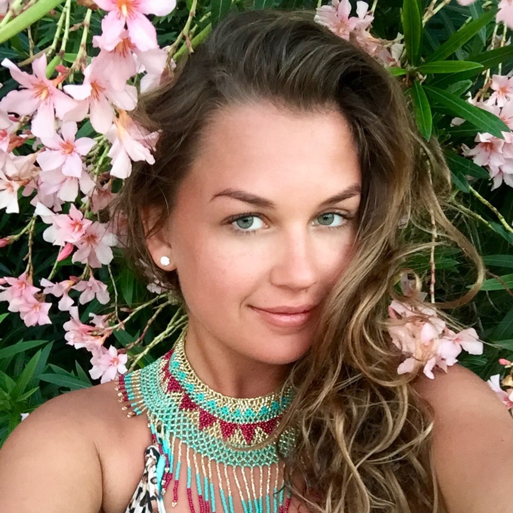 Meet your Posher, Maja