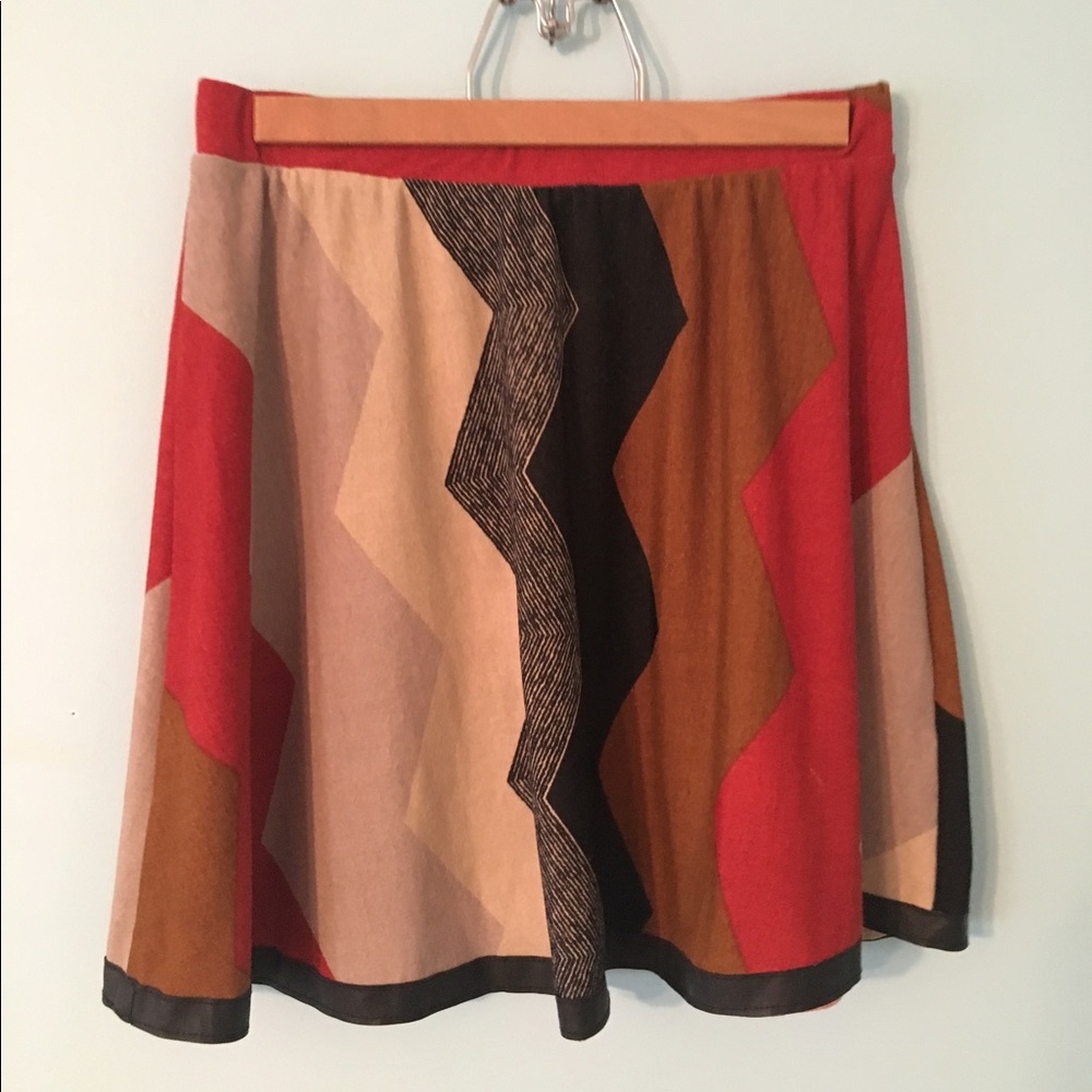 Patterned Skirt - Picture 2 of 3