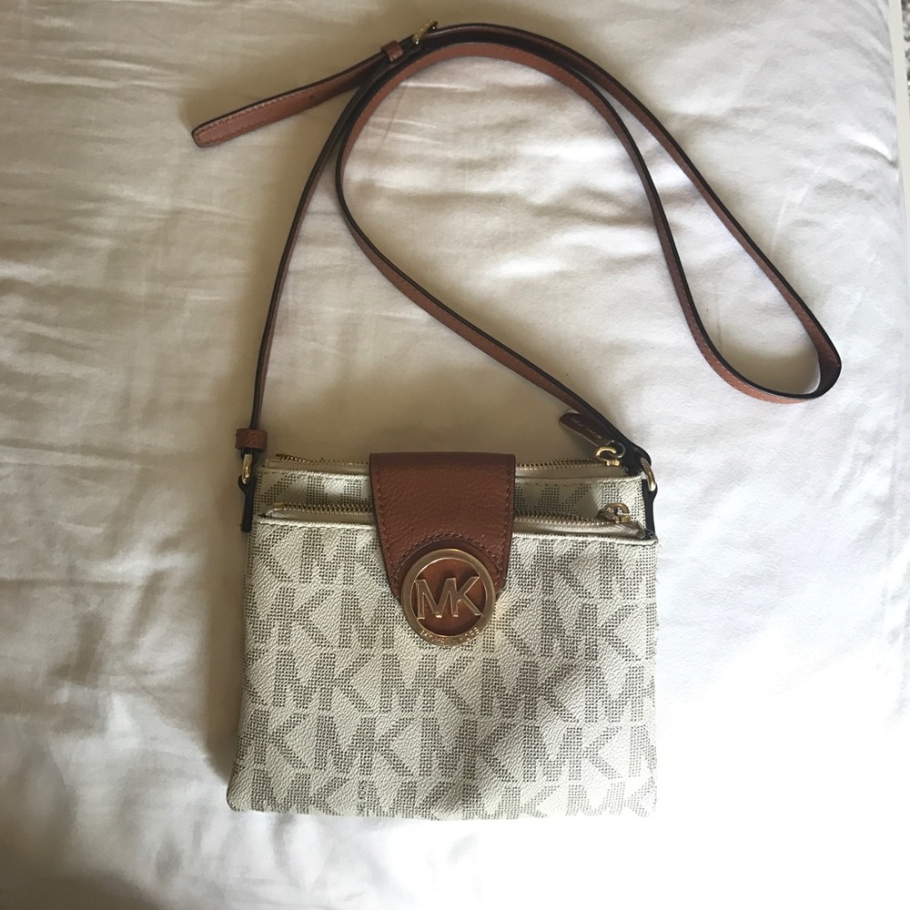 michael kors cross body