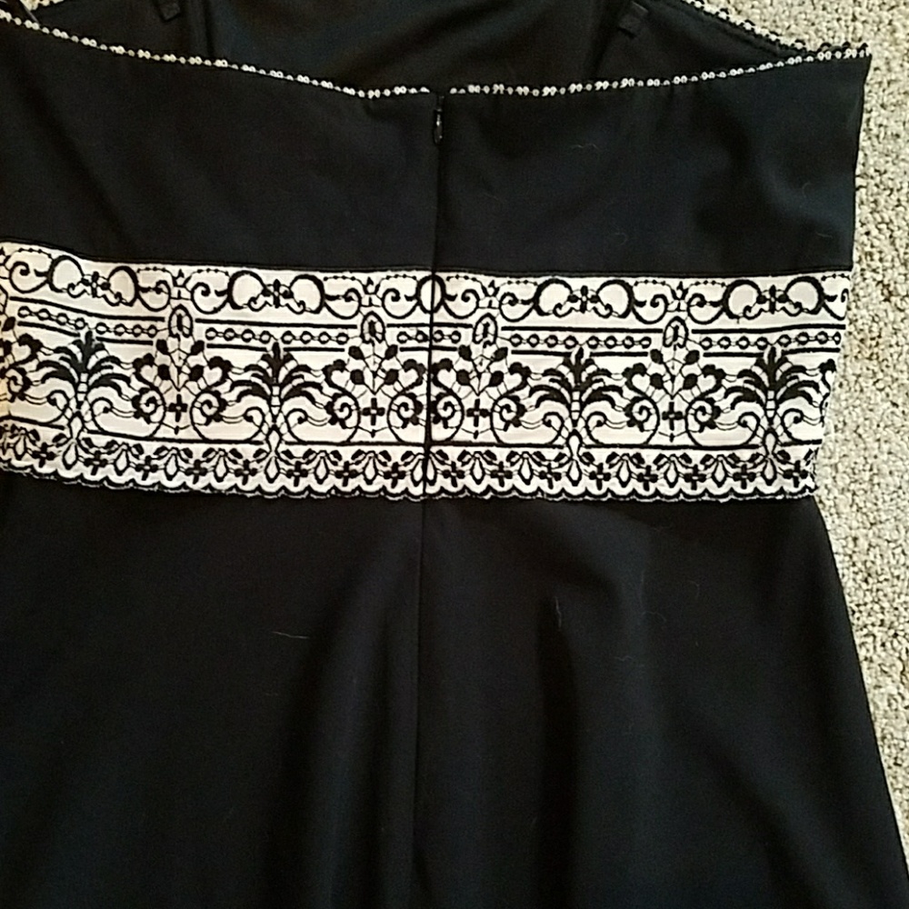 Strapless White House Black Market dress - Picture 3 of 3