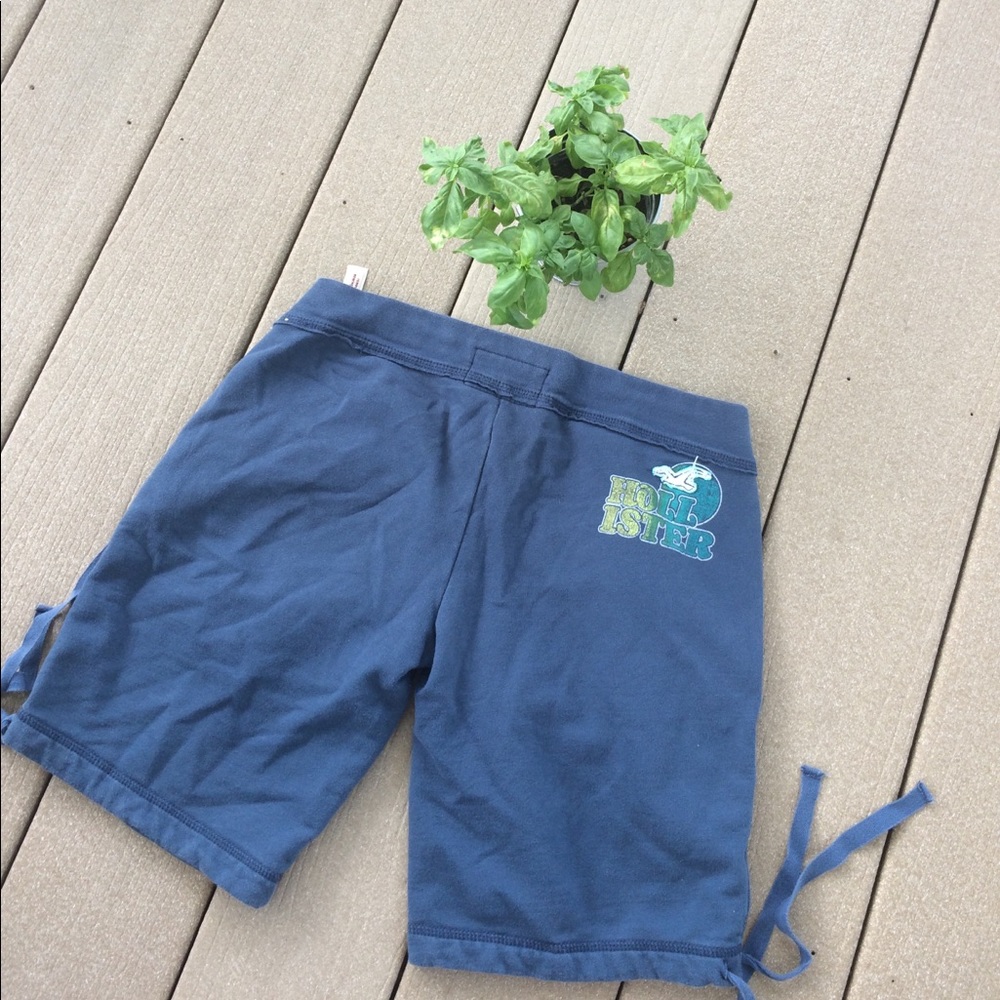 Hollister size s