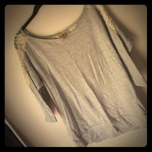 3/4 top with lace on the back!