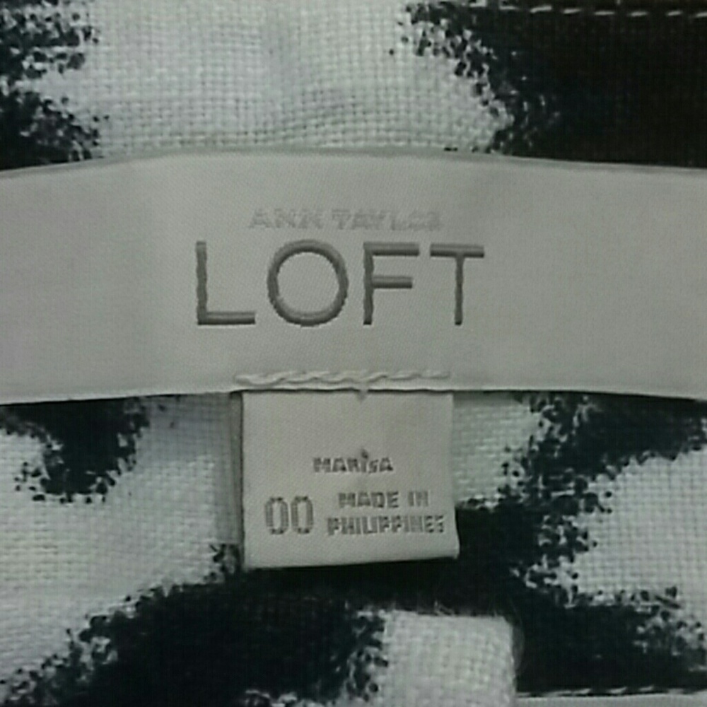 4/20  Loft Pants - Picture 2 of 2