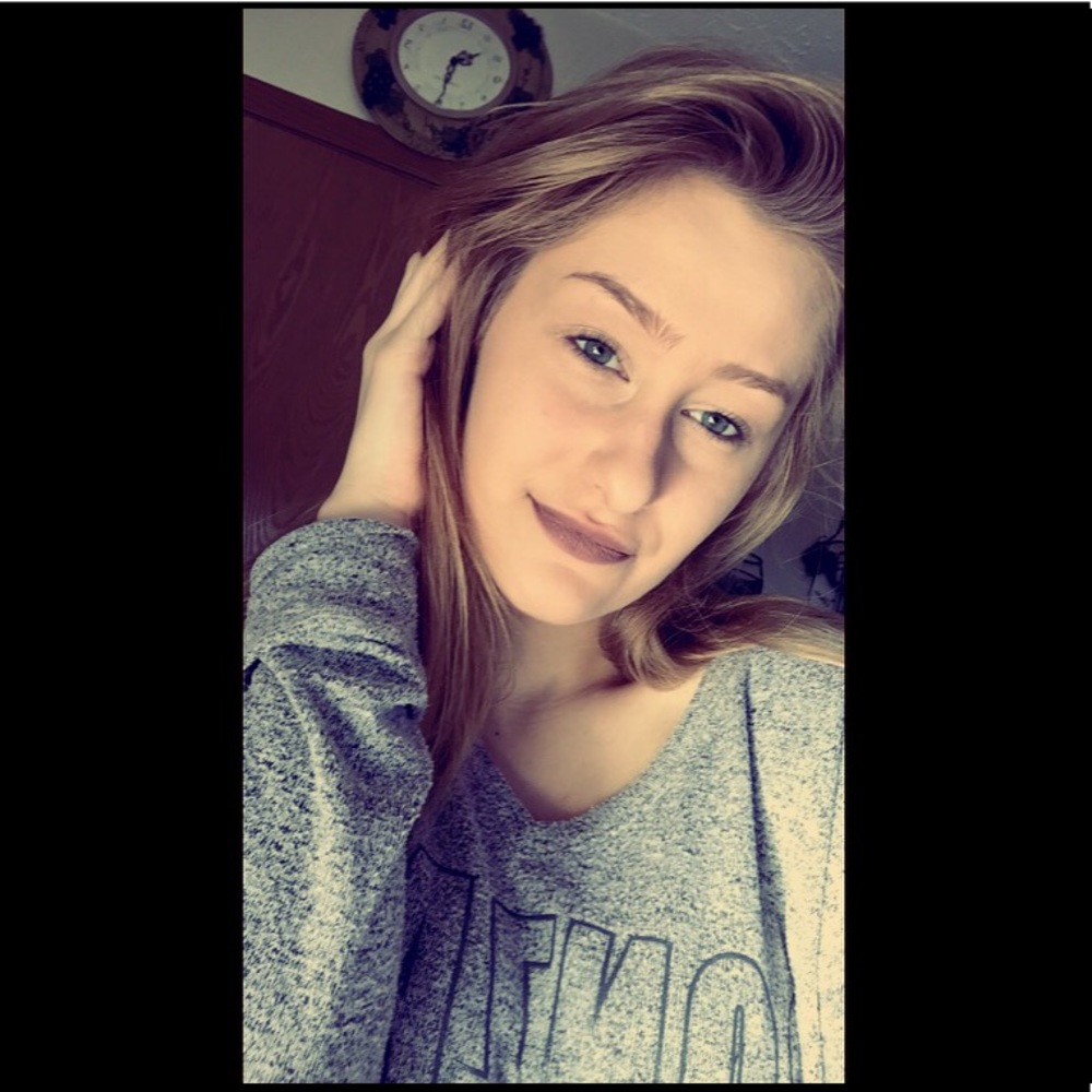 Meet your Posher, Hailee