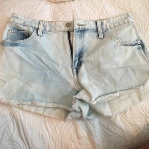 High Waisted Light Washed Cut off Jean Shorts