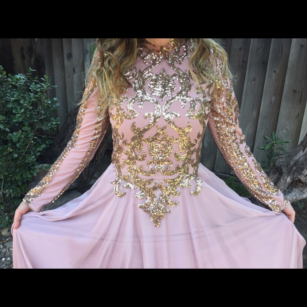 A modest pink and gold gown. Great for weddings! - Picture 1 of 8