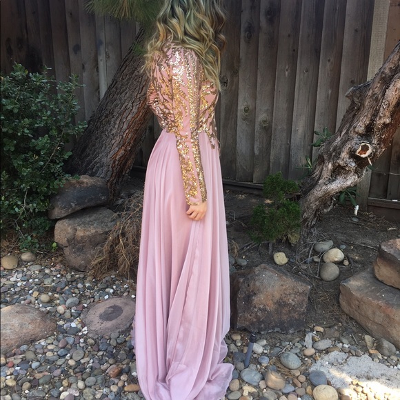A modest pink and gold gown. Great for weddings! - Picture 4 of 8