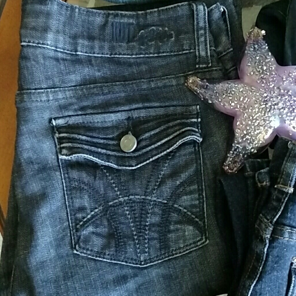 JEANS, JEANS & MORE JEANS! 😘 - Picture 2 of 8