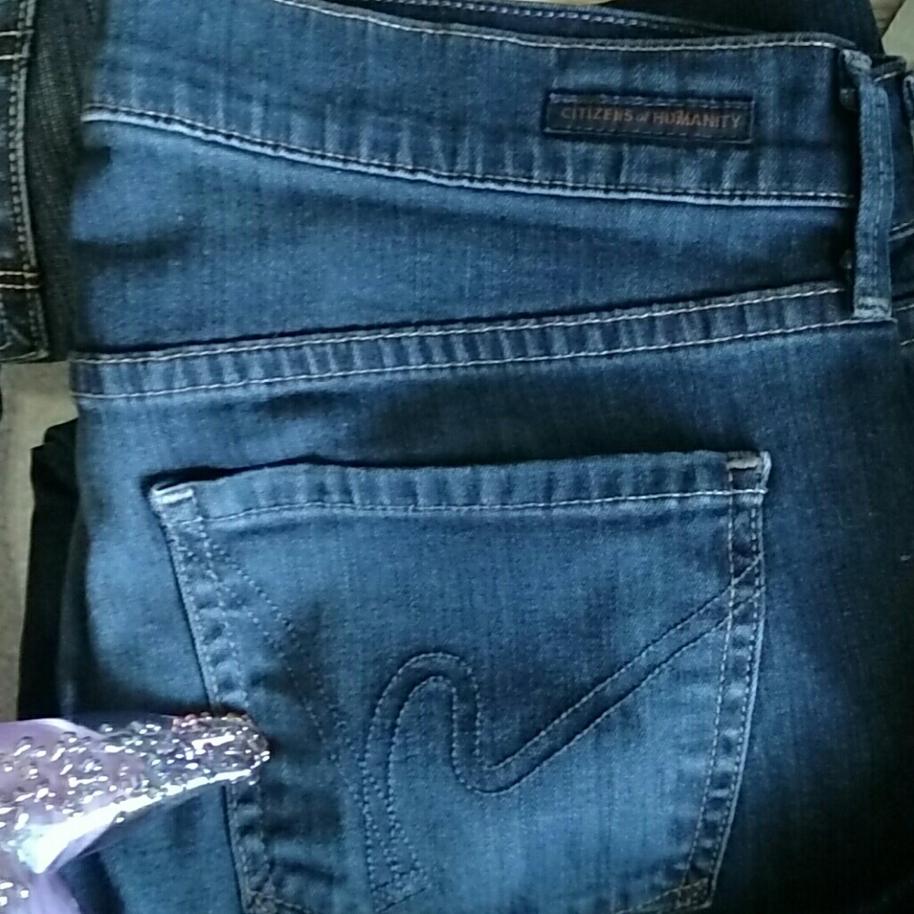 JEANS, JEANS & MORE JEANS! 😘 - Picture 4 of 8