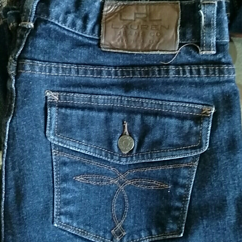 JEANS, JEANS & MORE JEANS! 😘 - Picture 5 of 8