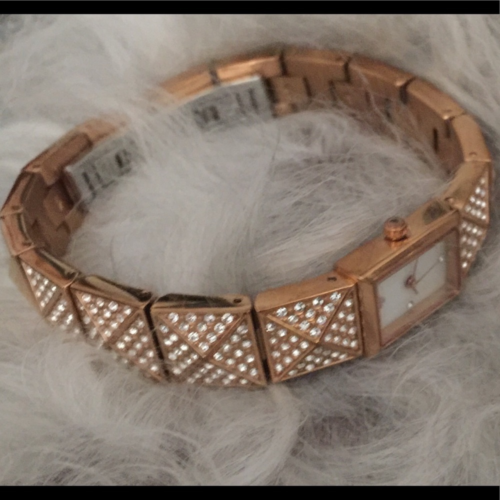 Kate Spade Pave Cobble Pyramid Watch! 10mm - Picture 5 of 8