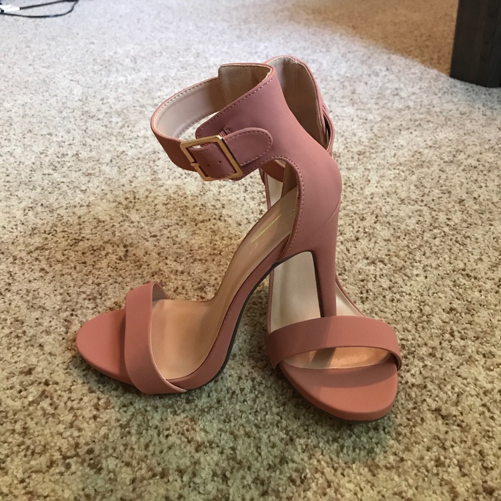 Nude/Pink Heels