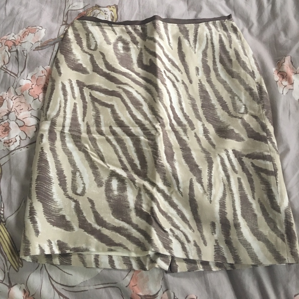 Ann Taylor Loft Fully Lined Skirt 4P Worn Once