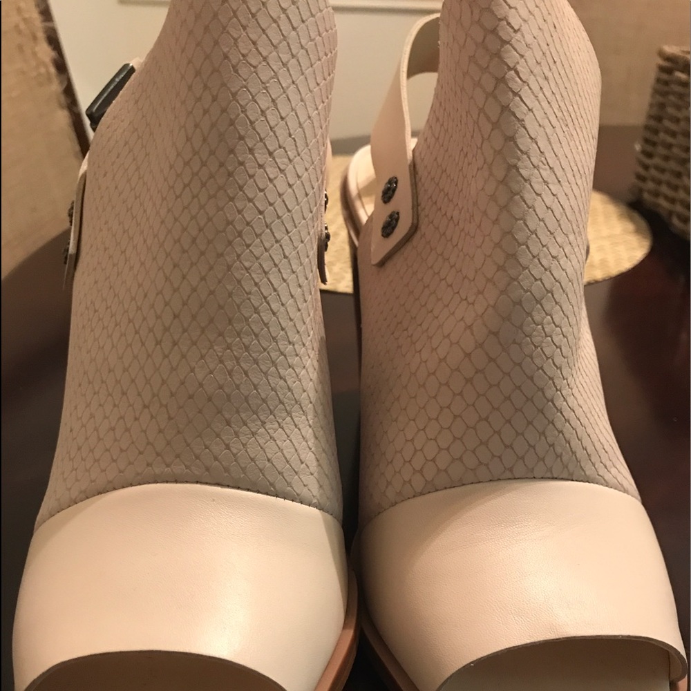 Nine West slingback
