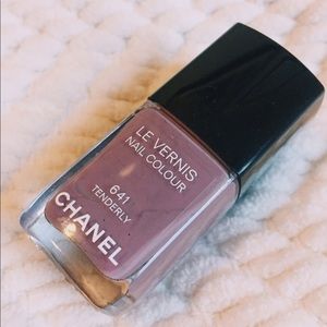 Chanel 'Tenderly' Nail Polish