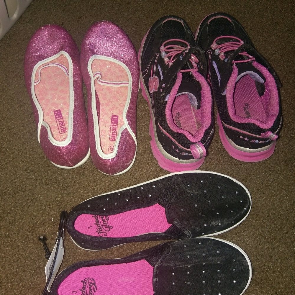 5 pairs of girls size 2 shoes skechers x2