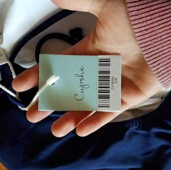 Flattering one-piece bathing suit! - Picture 3 of 5